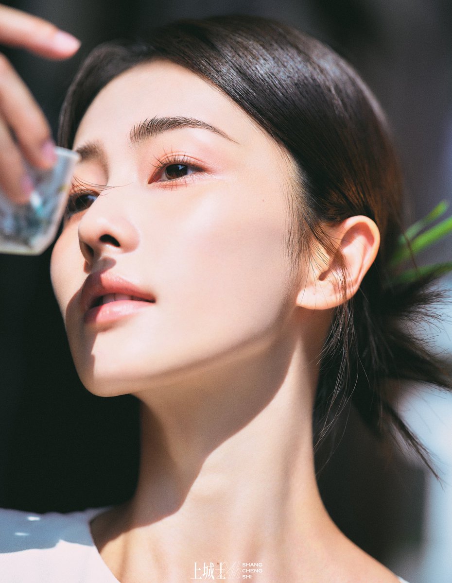dramapotatoe's tweet photo. #BaiLu for Shang Cheng Shi

Full spread - https://t.co/vNmSBBJcCP https://t.co/uvM3XOF5LN
