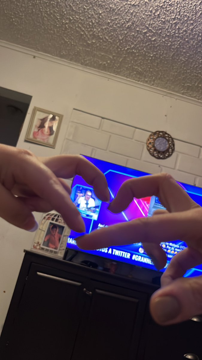 afterrrrrbee's tweet photo. Aquí con esta que me obligo a etiquetarlo tio michoacan @ClaudioMichaux lo amamos tio sangre sangre #teampincoya @GranHermanoCHV https://t.co/QgcoBQBAIn