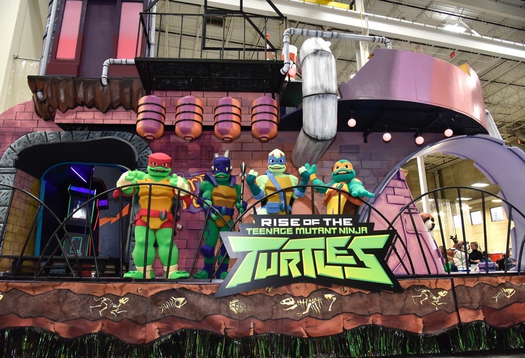 MadDogsTMNT's tweet photo. Rise of the TMNT parade float for the Macy's Thanksgiving Parade! 
Mutant Mayhem will debut their float next week 🐢❤️ https://t.co/c8YsrYlKkp