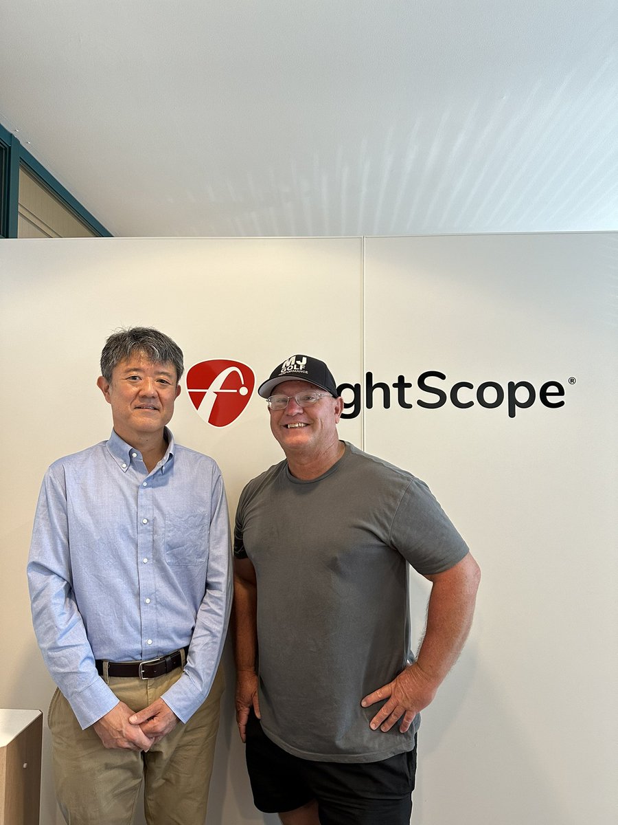 FlightscopeJ's tweet image. 今日オーストラリアゴールドコーストのSanctuary Cove Golf ClubでMJ Golf Performance のマイケルさんが、長年愛用してくれているXi tourの修理でオフィスに立ち寄ってくれました！
#フライトスコープ #フライトスコープミーボ #ゴルフ #トラッキング #ローンチモニター
