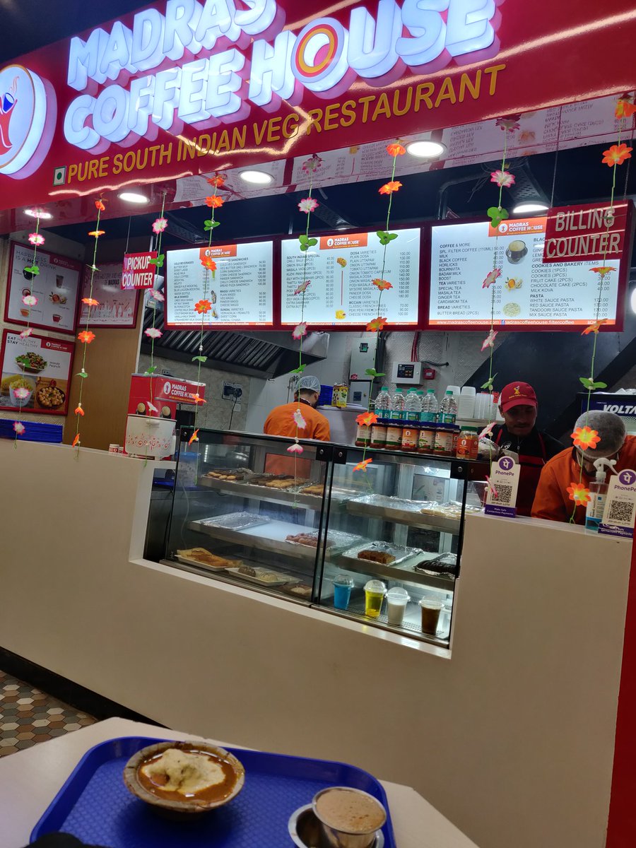 snehalmunot's tweet photo. @MCHchennai Pleasantly surprised and happy to see steel for coffee, leaf bowls, bagasse plates at Hauz Khas metro station outlet. While many others are heavy on plastic. Thanks for being responsible and sustainable ! Do consider steel (or wooden) spoons instead of plastic too. https://t.co/UcVyrLkxhB
