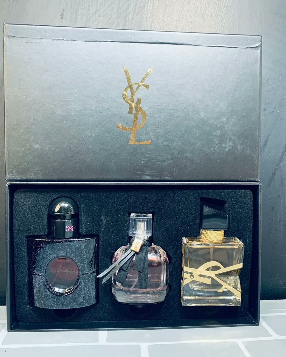 tama_masanza's tweet photo. I sell perfumes
These perfume sets are going at
MK60,000 set of 3 and
MK70,000 set of 4
Readily available in Blantyre Haji Latif pavilion shop number 34 but can be sent countrywide 
Contact 0885 560 281 for more details 
RT my customer might be on your timeline https://t.co/9KICtVjDZG