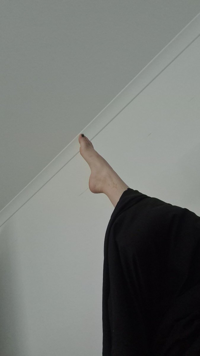 Dramatic_D_Fire's tweet image. I need my feet cleaned, where is your mouth??