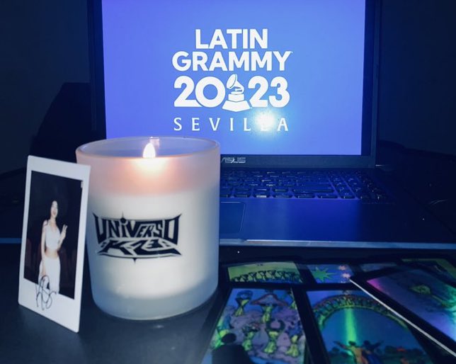 yerayos_1's tweet photo. Kenia Os ganará el Latín Grammy 🕯️🕯️ https://t.co/hxIPsl3et0