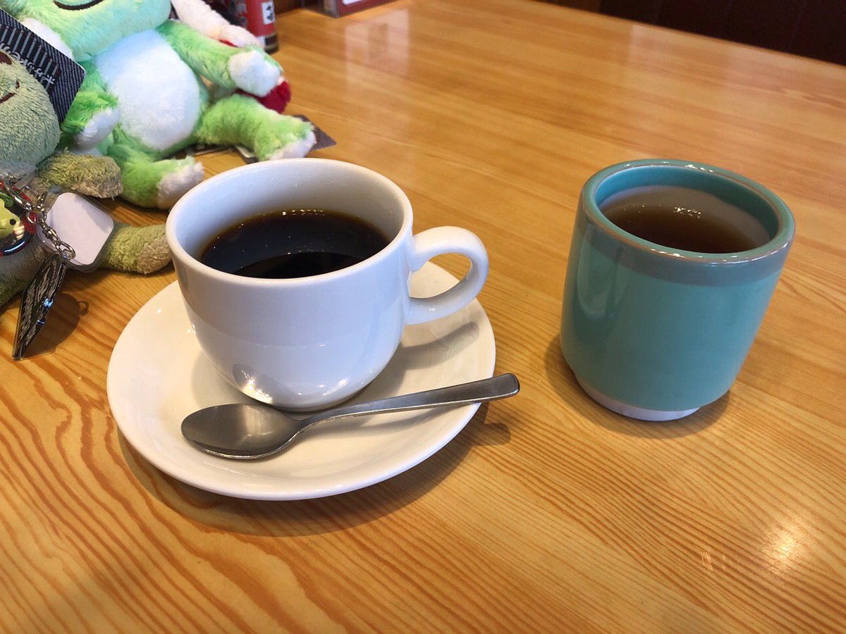 pickles_my_life's tweet photo. ホットコーヒー☕️とジャワティー🫖でシメの一服…😌
ごちそうさまでした🙏
(ちっとも胃に優しくないぞ…😅)
#とんでん
#tonden
#かえるのピクルス
#pickles_the_frog https://t.co/xhKND5aUAo