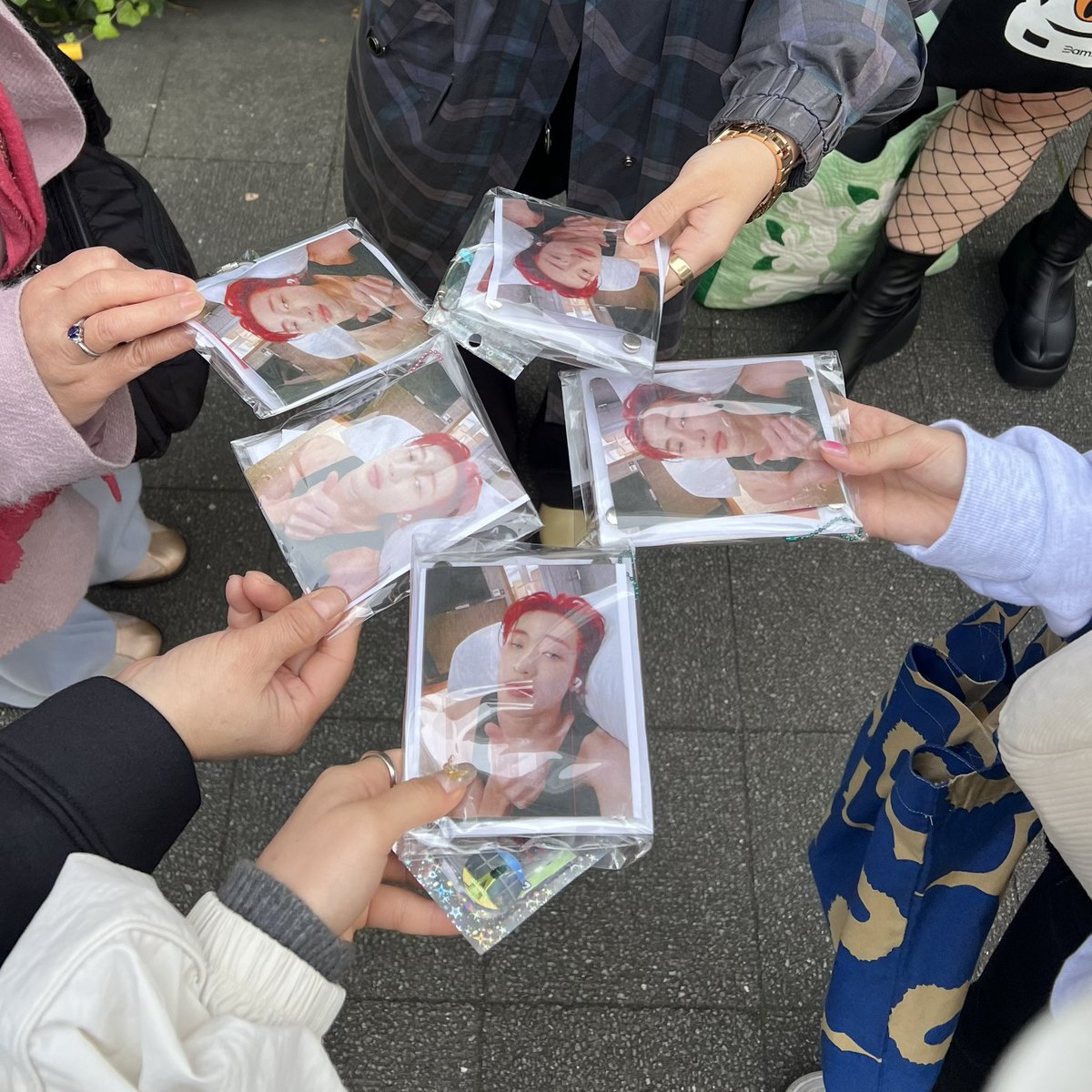 GOT7__727's tweet photo. come and get it !!🔥

ソンムルありがとうございます😭😭😭
@JAYB_d_niaan 
@Lion0922jy 

#BamBam_TOUR_AREA52 
#BamBam_TOUR_AREA52_IN_JAPAN
#BamBam #ベンベン #AREA52 #뱀뱀 https://t.co/RelKVFxrS1