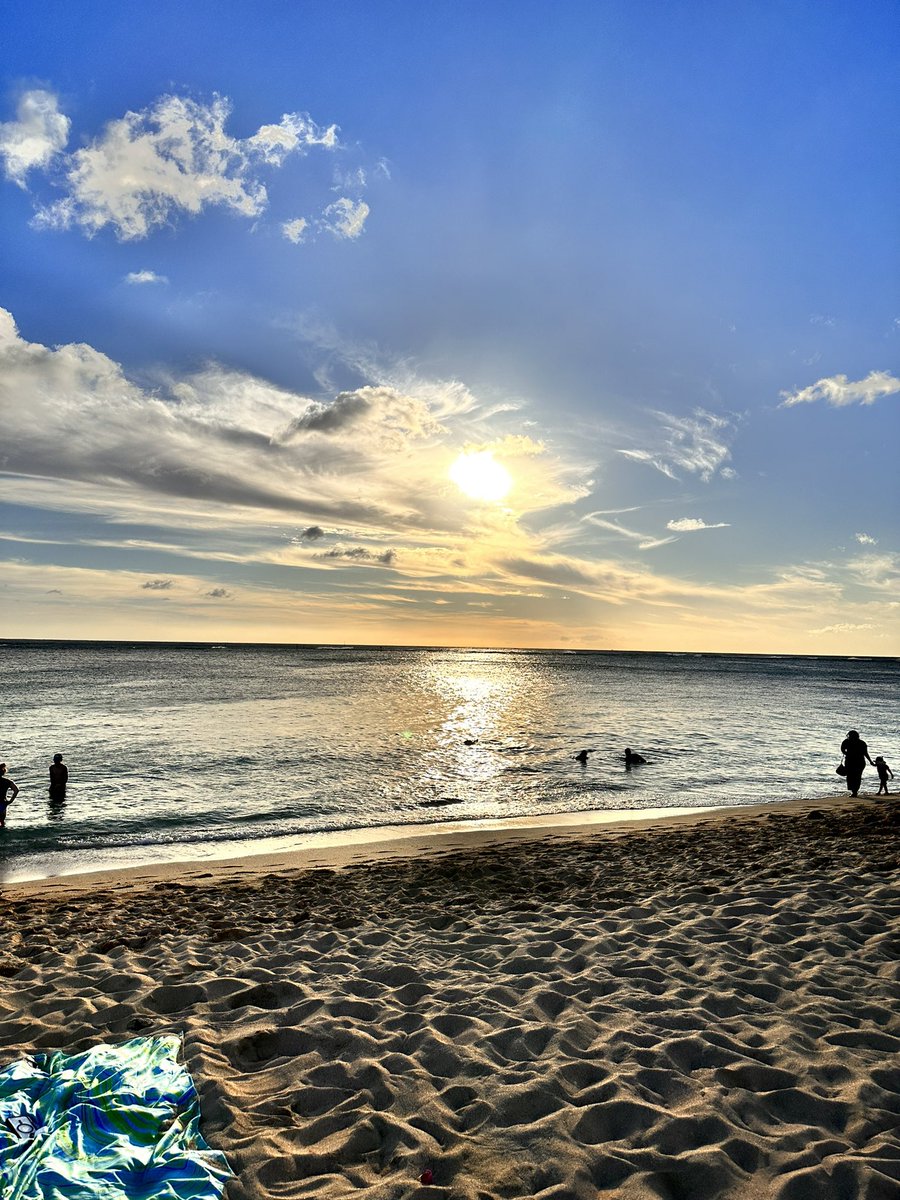 Enjoying some Hawaiian fresh air #livinthebeachlife