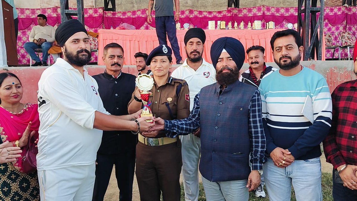 Cricket match organised at Chatha Farm Sports Stadium. #PolicePublicPartnership #WarAgainstDrugs #SayNoToDrugs
#JmuKmrPolice
@HMOIndia @OfficeOfLGJandK @JmuKmrPolice @ZPHQJammu @Dis_Pol_Jammu @diprjk