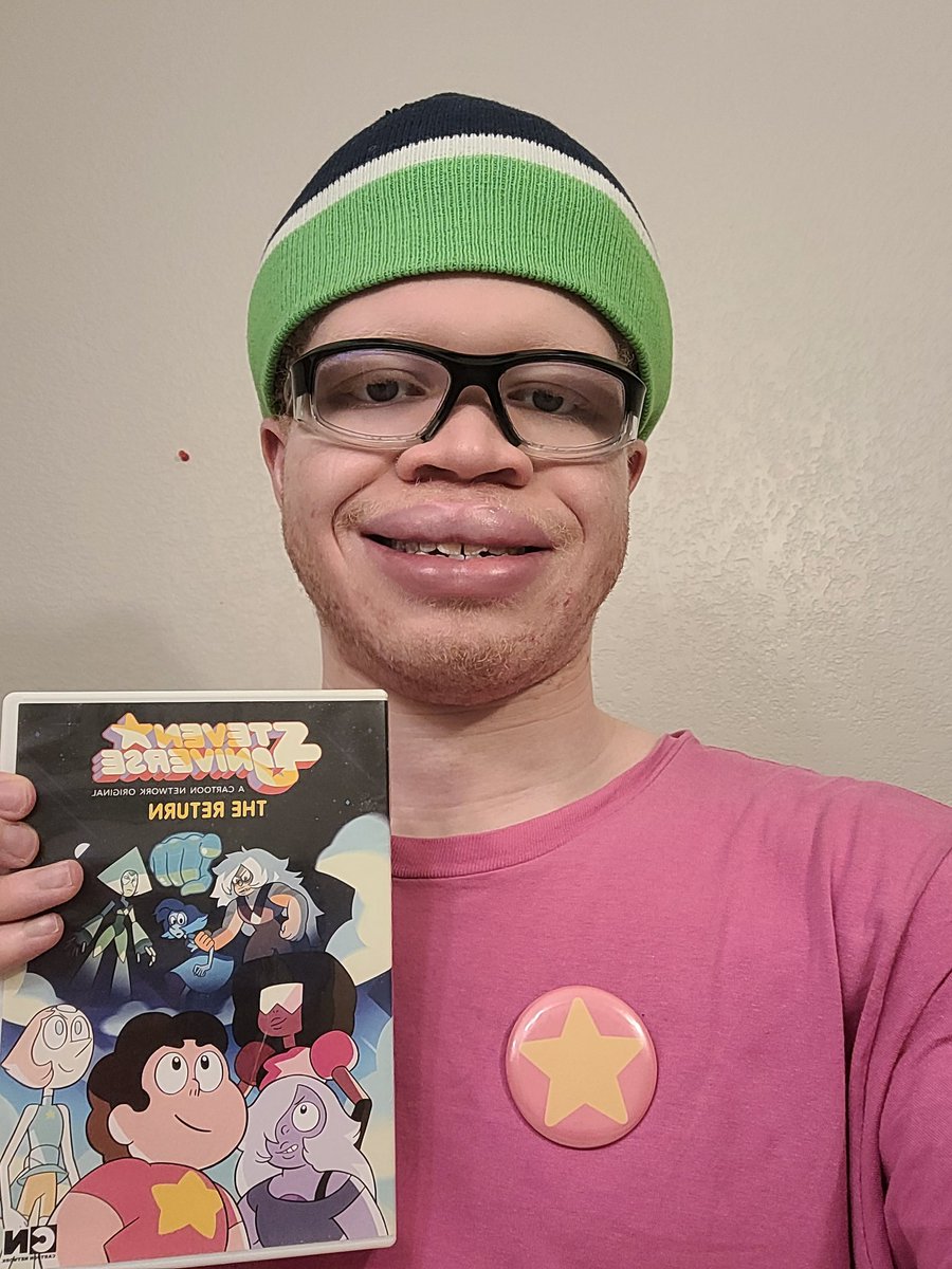 davidmarchie's tweet photo. 8 years ago today I officially joined @Instagram while I was loving Steven Universe after I got inspired by @RebeccaSugar in 2013. 💖✨️😎🌈💎
That how time flies and I made so many friends so far and I have good memories. 🌸🌹⭐️
#howmuchhaveyouchangedchallenge #stevenuniverse https://t.co/Hs09welSWJ