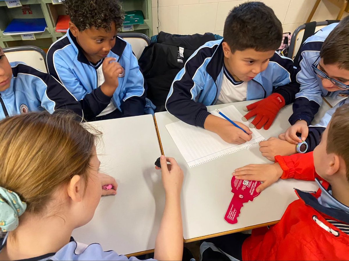 cuenkmilagrosa's tweet image. Los hemos podido clasificar según su origen y formación a través de las llaves de pensamiento 🔑 con el modelo vess que estamos trabajando este año. @lamilagrosacuenca @fundacion_edelvives #ModeloVess