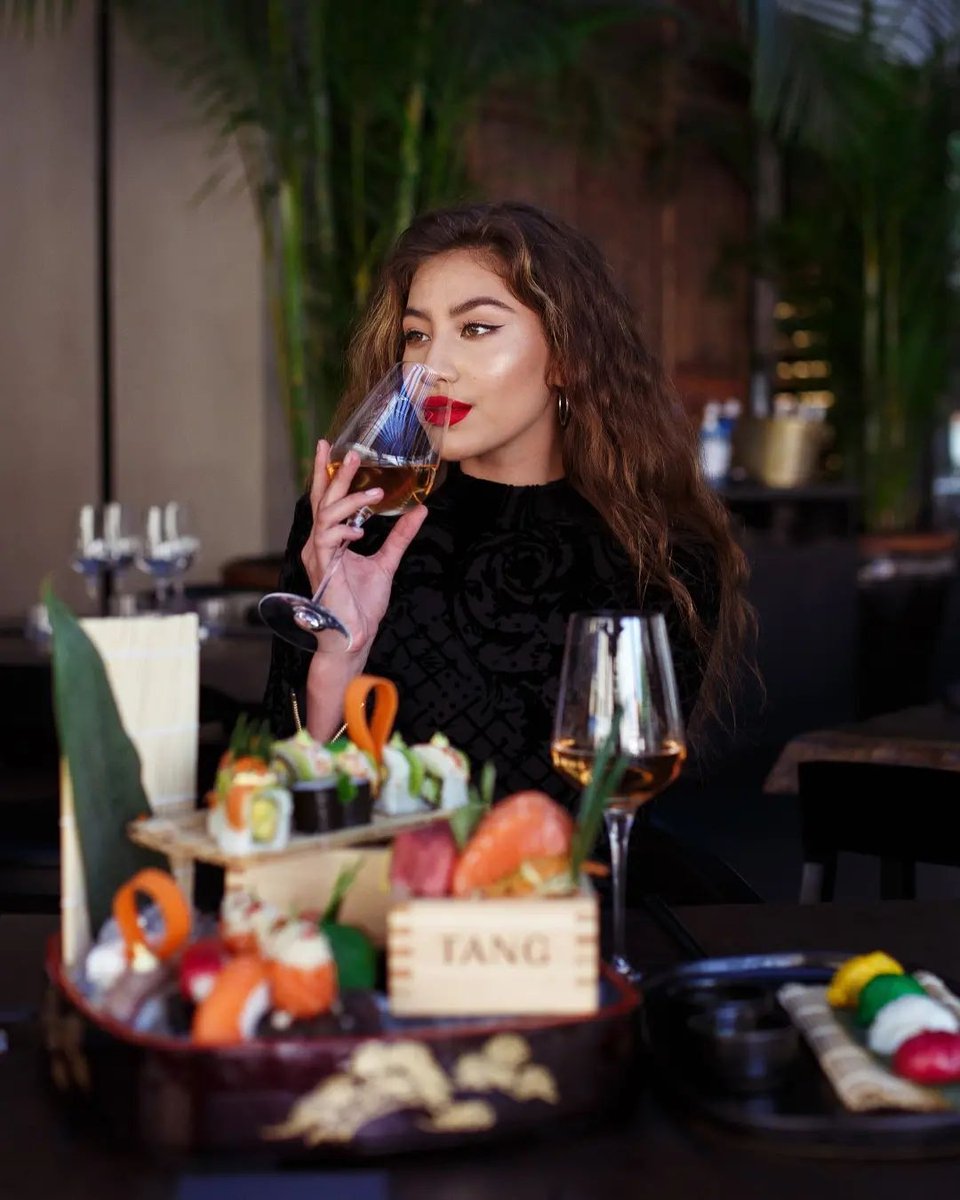 NelsonMandelaSq's tweet photo. Dive into the lap of Asian luxury at TANG, one sushi roll at a time 🍣🥢✨
What is your go-to sushi order? Let us know in the comments.

#OnTheSquare #TANGSandton #Sushi #AsianCuisine #EatOut #Foodies #Lunch #Dinner https://t.co/AaNYv14zPr