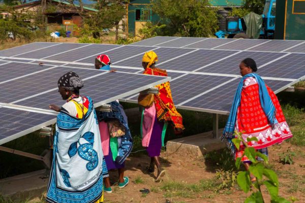 luna_apio's tweet photo. Kicking off #EnergyWeekUG with a spark! 💥 Let's delve into the latest  advancements in energy technology, share ideas, and work towards a more  resilient and sustainable energy sector. ⚡️🌱 #PoweringProgress https://t.co/9XQfe5XmHq