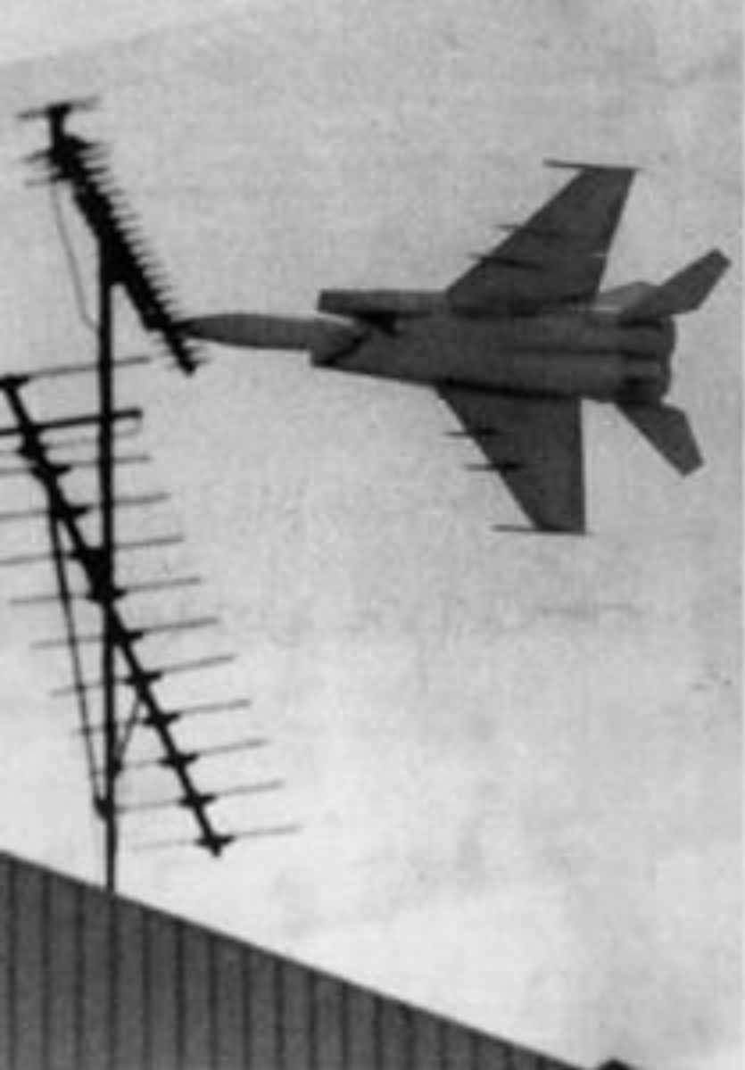 #無許可で撮った戦闘機の着陸写真 