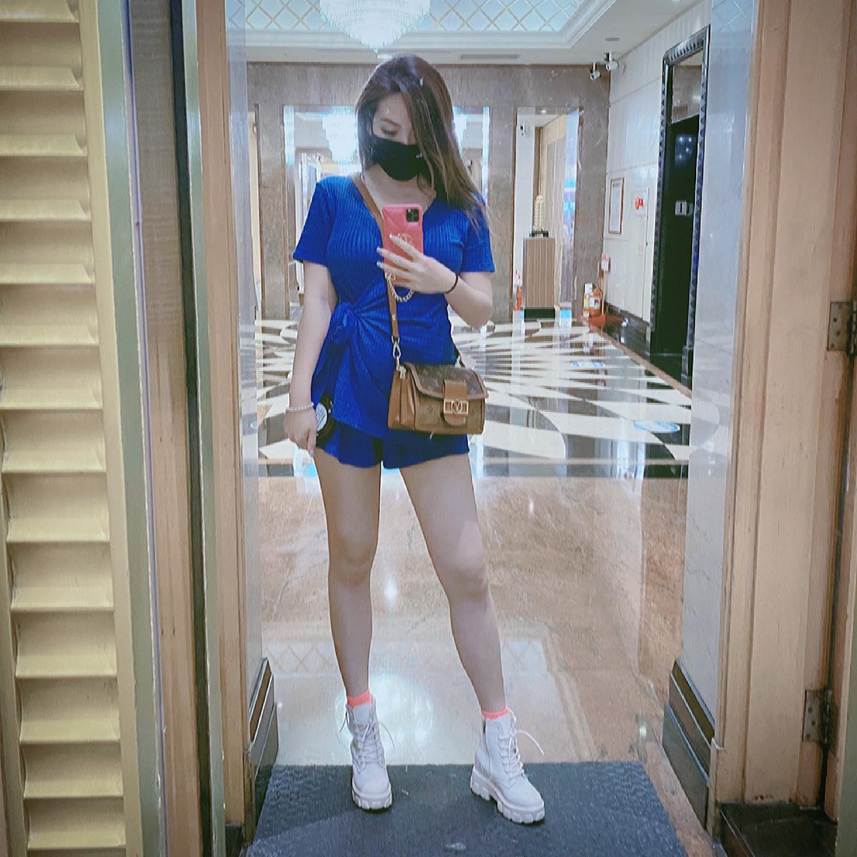 Hil48452's tweet photo. 今天約會穿搭怎麽樣 https://t.co/a1UgrchlY7