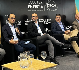 vlcsostenible's tweet photo. 📢Hoy en @EnergyGlobalVLC de @EnergiaComVal hablamos de #ComunidadesEnergeticas y el apoyo que presta el @AjuntamentVLC a través de @vlcclimaenergia 
➡️Si vives en València y interesa sumarte a la #TransicionEnergetica 👉https://t.co/8xlU1FIUoz https://t.co/if5qOI7mma