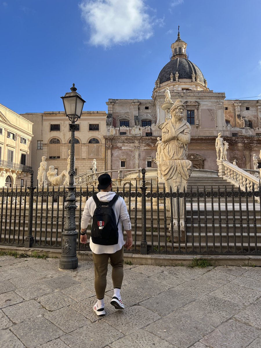 la <a href="/SDLogrones/">SD Logroñés</a> se presenta en Palermo 🇮🇹 que bonito partido sería... Dos históricos del fútbol 🫡🫶❤️