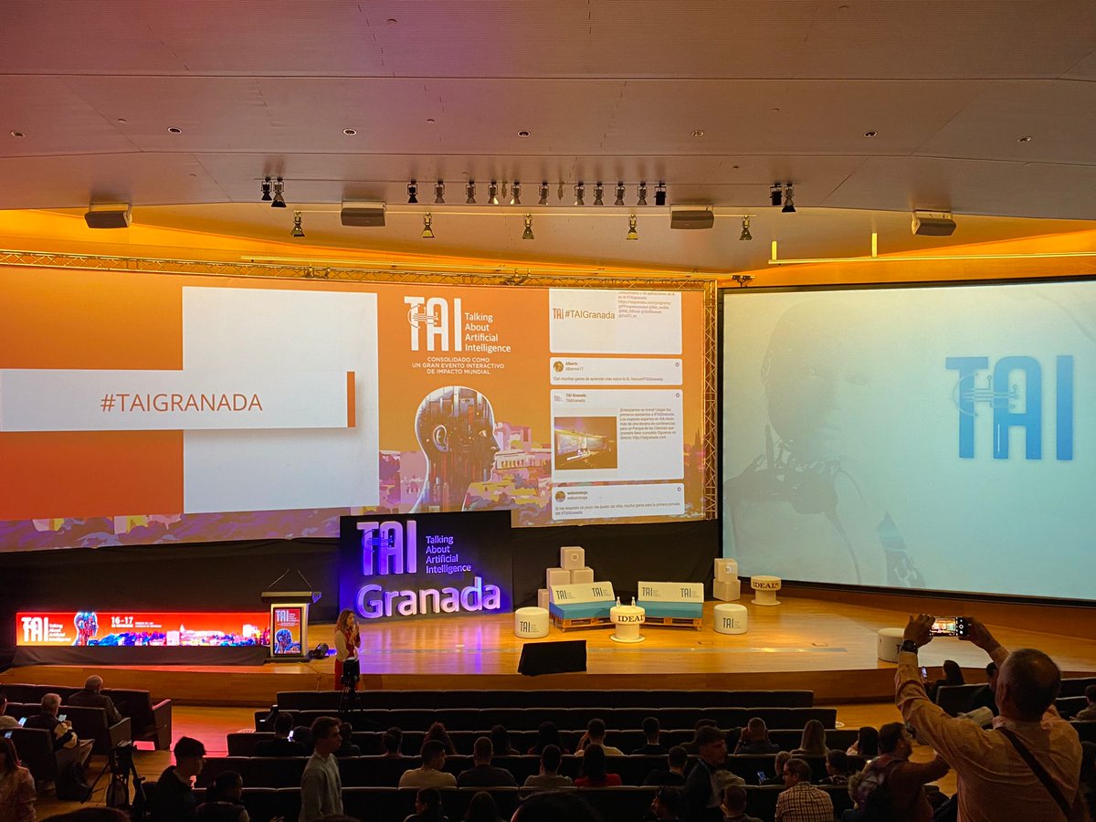 iLovesuito's tweet photo. #TAIGranada charlita guapa tu sabes https://t.co/AR0cjtFekY