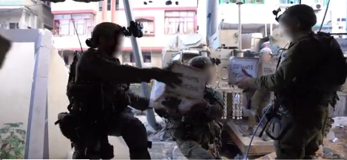 LIBERTA_PARITA's tweet image. #hdpro #hdpros2 @PascalPraud #Cnews : Une petite question qui appelle une réponse claire et aussi précise QP ça serait bien : pourquoi aucun reporter de #cnews pour constater qu'entre 2 ripostes d'Israël, les soldats de Tsahal livrent de l'aide médicale à l'hôpital #Shifa ? Merci