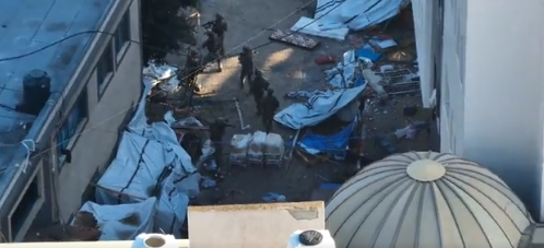 LIBERTA_PARITA's tweet image. #hdpro #hdpros2 @PascalPraud #Cnews : Une petite question qui appelle une réponse claire et aussi précise QP ça serait bien : pourquoi aucun reporter de #cnews pour constater qu'entre 2 ripostes d'Israël, les soldats de Tsahal livrent de l'aide médicale à l'hôpital #Shifa ? Merci