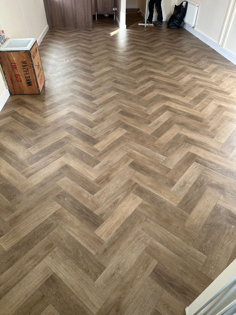Kingfisher_L20's tweet photo. Grand Designs Vinyl - Patagonia
Expertly installed in a nursery in Lydiate🤩
#CarpetsLiverpool #CarpetFittersLiverpool
#HomeImprovement #FlooringLiverpool
#KingfisherCarpets #ArtificialGrassLiverpool https://t.co/PZVGBx9LLV