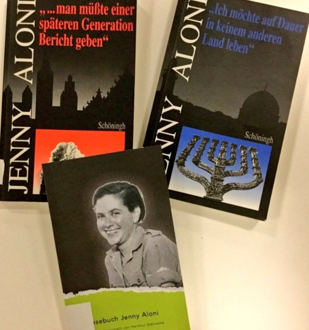Letnapark's tweet photo. Ich schäme mich, ein Mensch zu sein, wenn Menschen fähig sind, solches zu tun. Und ich fürchte mich.-1960
Jenny #Aloni-#Rosenbaum *7.9.1917, 1939 Palästina – 30.9.1993
Nicht, weil es nicht anders geht will ich verändern helfen, weil es anders sein soll, tue ich es. 16.11.1937 https://t.co/lYixb3AYAD