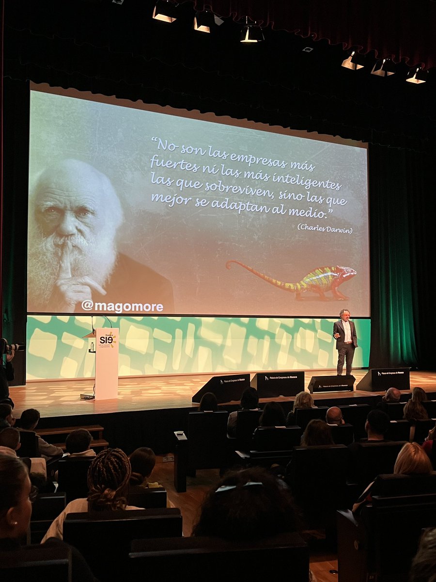 Espectacular charla de <a href="/magomore/">Mago More</a> en el #SIEHuesca23. Humor, conocimientos, innovación y emprendimiento en estado puro.