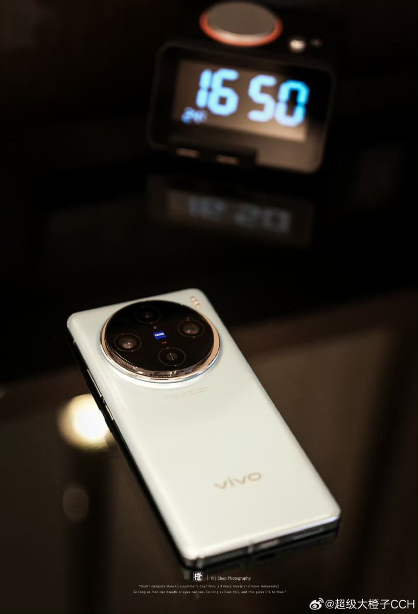 Devinarde's tweet photo. #Vivo's #X100Pro is a great device for global users to try out #Vivo's #X90ProPlus... in a facelifted kind of way.
X90Pro+ is so remarkable I'd say it's still highly competitive now - Probably still King of point and shoot smartphones in 2023. Unfortunately it was never officially released outside of China and importers had to deal with janky software.
Anyways these pics aren't mine, I found them off #WEIBO and just suddenly had a thought I wanted to share.
#android #smartphone #photography