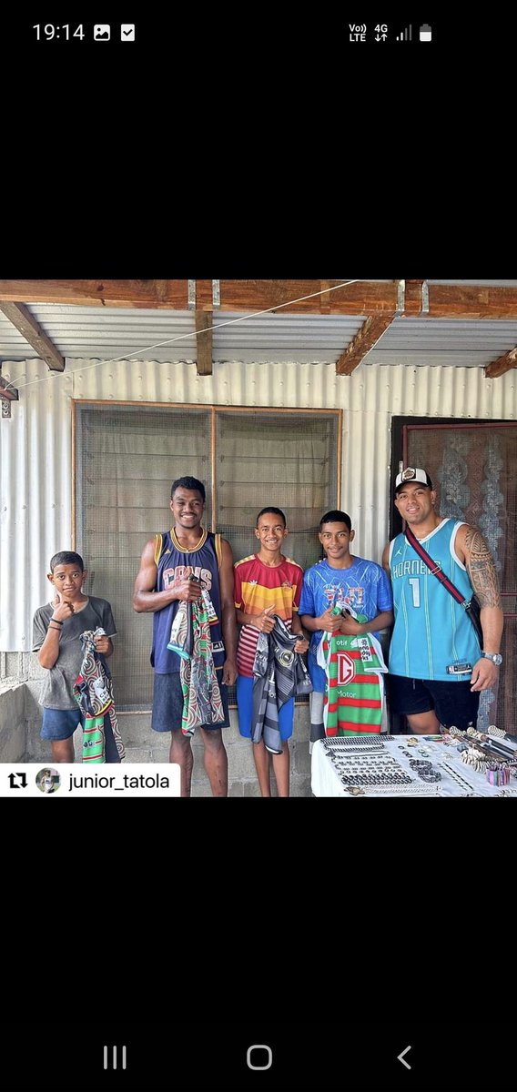 🇹🇴🐇 South Sydney Rabbitohs Junior Tatola visited a local village in Fiji and haned out jerseys 🇫🇯 He could be inspiring the next Pasifika stars