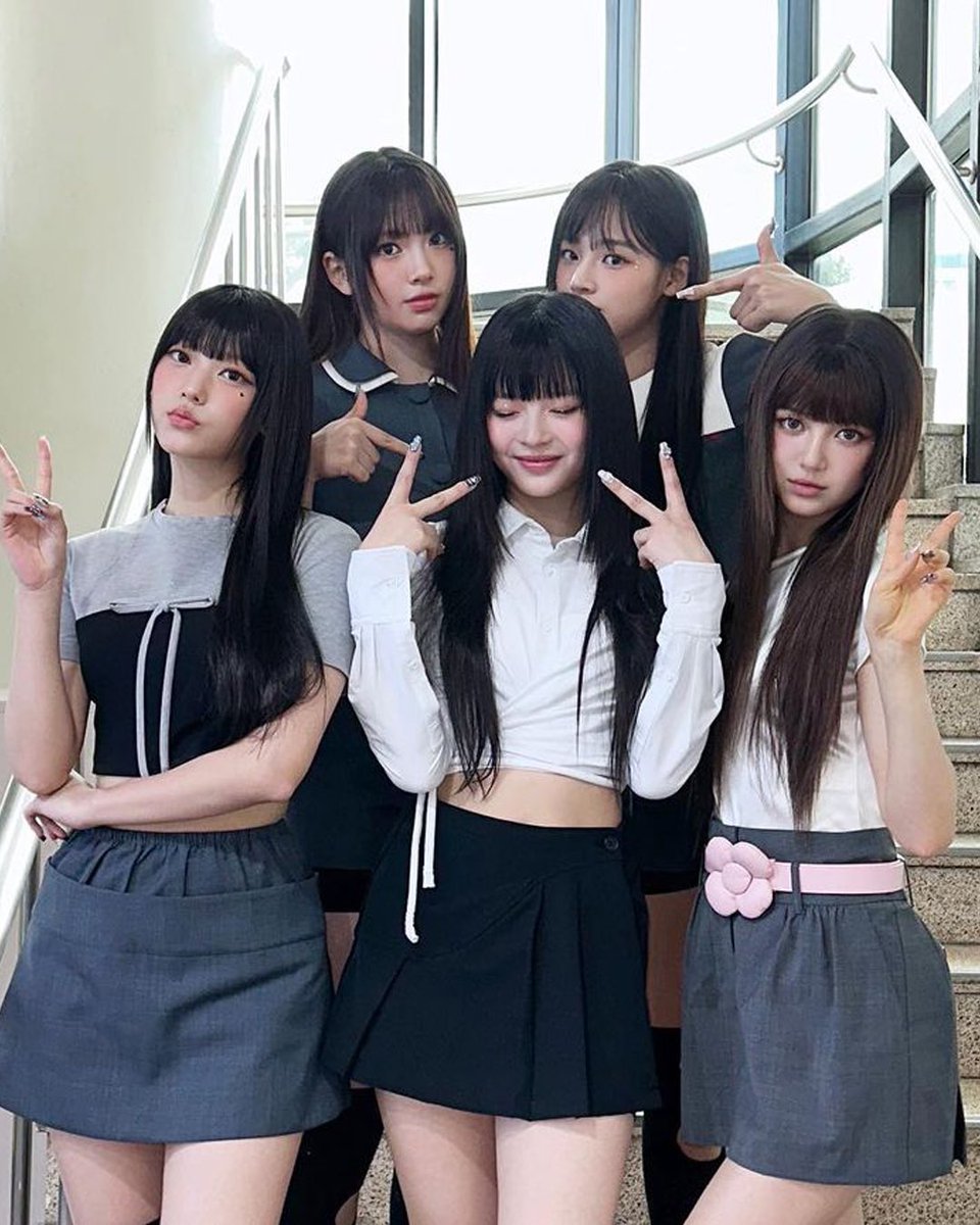 K-POPアイドルは絶対撮ってるミュージックバンクの階段🎵 アイドルたち