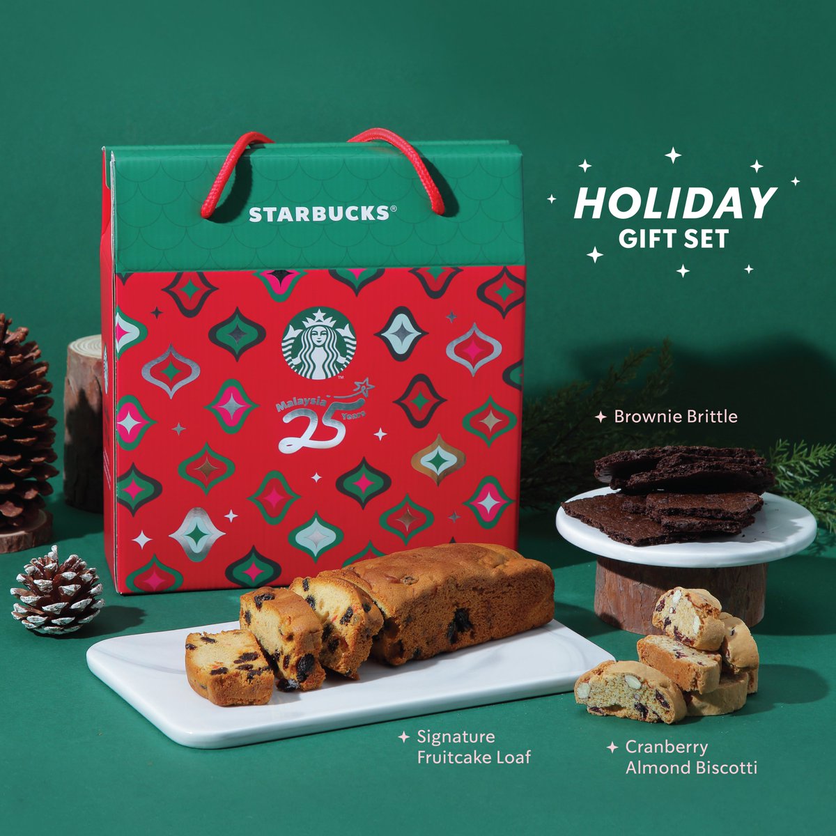 Savor the season with our Holiday Gift Set! 🎁✨

Indulge in the delightful trio of Brownie Brittle, Cranberry Almond Biscotti and our Signature Fruitcake Loaf.

Unravel and share the seasons with one delicious bite at a time! 👨‍👩‍👧‍👦

#StarbucksMalaysia #ReimagineYourHoliday