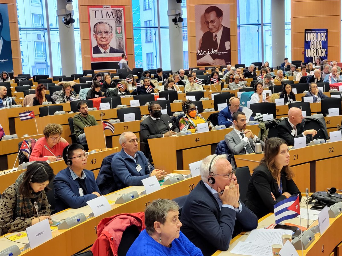 #Brüssel-»Ein besonderer Tag für alle Kubaner und die internationale Solidarität«  - Kubas Botschafterin in Belgien Yaira Jimenez Roig / @YairaJR eröffnet das »internationale Tribunal gegen die Blockade« im EU-Parlament.