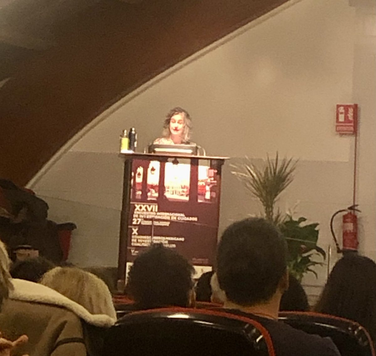 Y terminamos esta segunda Sesión Plenaria con Rosa Miró Bonet que nos habla sobre investigación-acción participativa (IAP) #inves23 <a href="/Investenisciii/">Investén-isciii</a> abriendo horizontes!