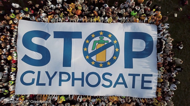This is a sad day for Europe, as governments chose to ignore science and failed its people, in particular victims of #glyphosate. Given existing concerns about its toxicity for health and nature, the @EU_Commission should not extend the licence for this toxic substance.
