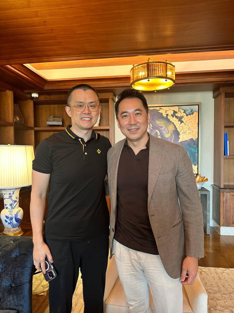 Just two canadians here nattering away. Great catching up with @cz_binance  this week to discuss the future of finance & innovation! 🙌 🇨🇦  #digitalassets #futureoffinance