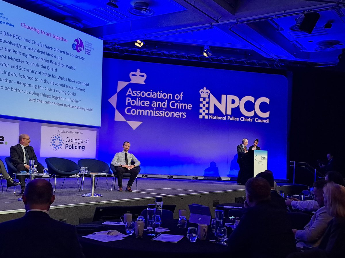 Useful conference @PoliceChiefs @AssocPCCs inputs..on opportunities for the future.Crime trends, workforce,technology....insights from the Policing Minister+ Shadow Home Sec.. amongst it all ..it is the officers/staff doing the job that we need to value and support- #custodians