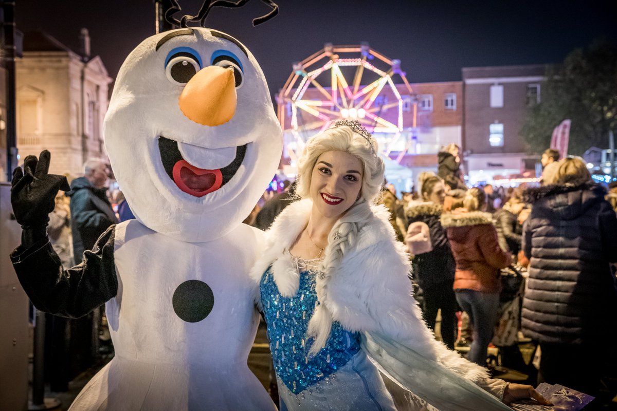 Join us in the town centre from 3pm today at our Bury St Edmunds #ChristmasLightsEvent! 🌟 From street entertainment to Santa and festive food & drink stalls, you certainly don't want to miss out! 🎄 To get featured across our socials, don't forget to tag us!