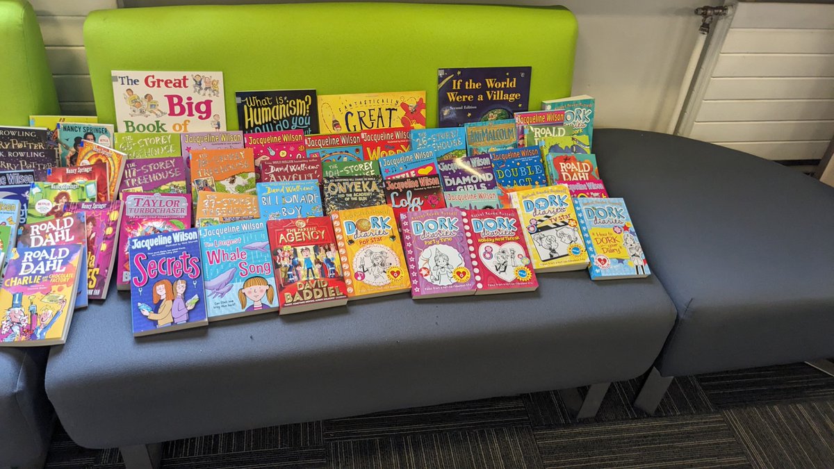 Hath_Library's tweet photo. Lots of new books have arrived in the Hathershaw Library over the last week including @wimpykid @JackyWilsonHQ @davidwalliams @DorkDiaries and many more.... Lots more being updated in the coming weeks #readingforpleasure https://t.co/yS36hgoD1P