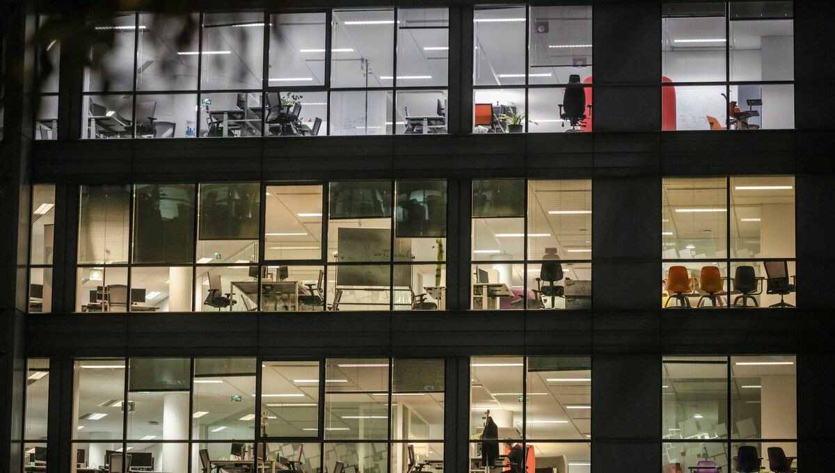 Télétravail, flex-office, hologrammes en réunion,... A quoi ressemblera le bureau de demain ? <a href="/AudeGrant/">Aude Grant</a> nous présente le baromètre <a href="/sfl/">SFL</a> Paris workplace avec <a href="/IfopOpinion/">Ifop Opinion</a> 
➡️ l.francebleu.fr/Ki5M