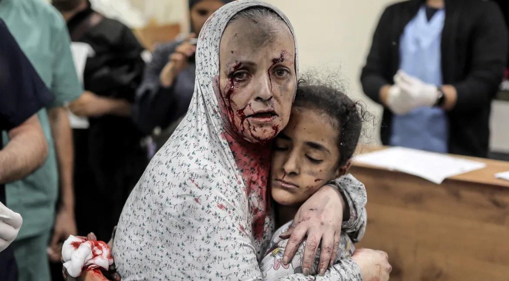 Death and despair continue in Gaza as deadly Israeli bombardment continues — in pictures aje.io/2wvgnd