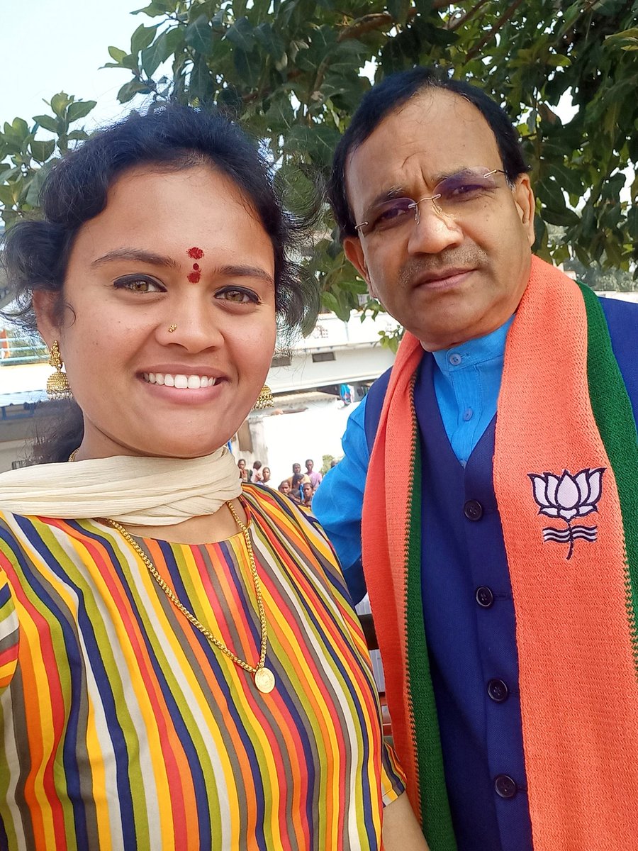 BjymKalyani's tweet photo. At the election campaign with Central Minister for chemicals & fertilizers, Shri Bhagwanth Khuba ji 🚩
Vote for BJP 🪷 https://t.co/7UetXFOtRO