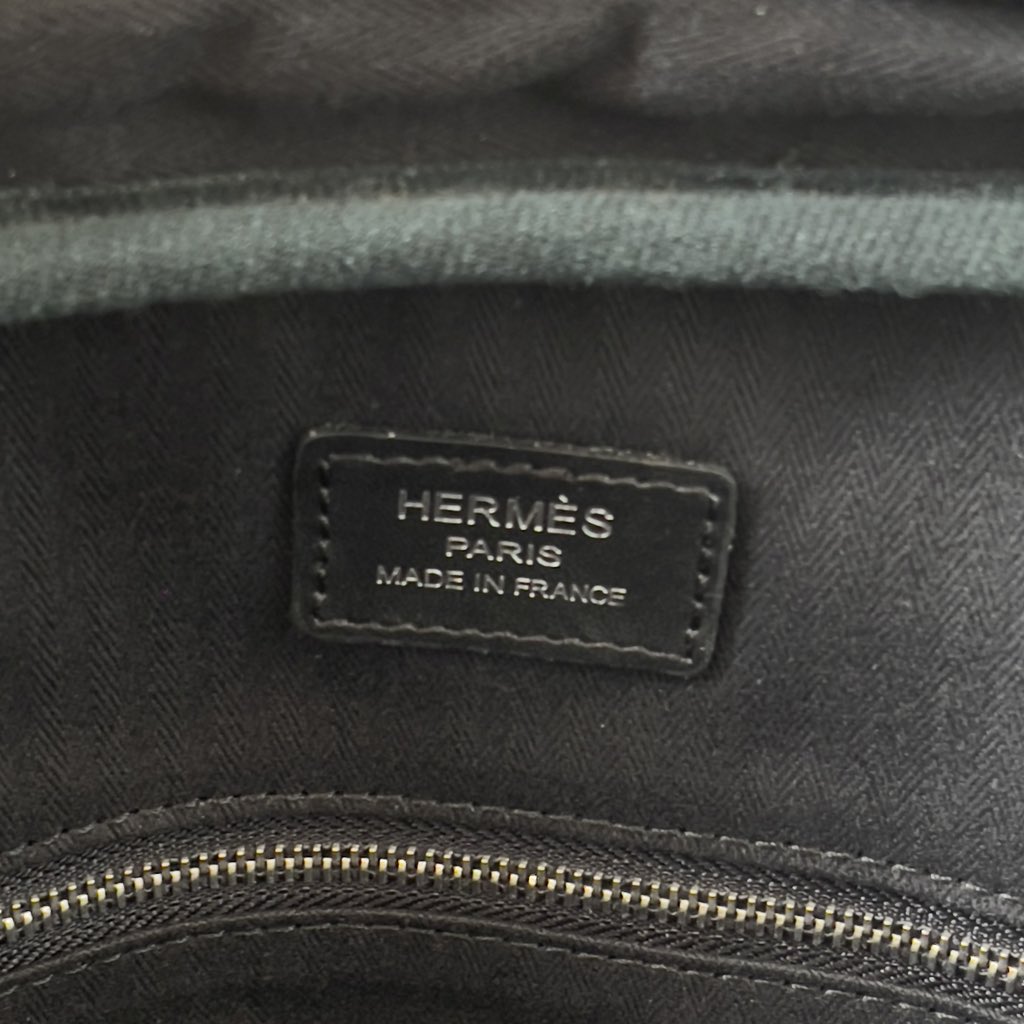 ArataPreloved's tweet photo. Tas Laptop Hermes Cowok Travel Mirror - Brand New

! FIRST PAY FIRST GET !

Condition: Brand New
Location: Kokas
Price: IDR Rp.499,900

[ Koleksi Pribadi ]

https://t.co/iU2KZpseuH

#ArataPreloved #tas #taskerja #taslaptop #tastravel #hermes #tashermes #tashermesmurah https://t.co/JwBaNfC7H5