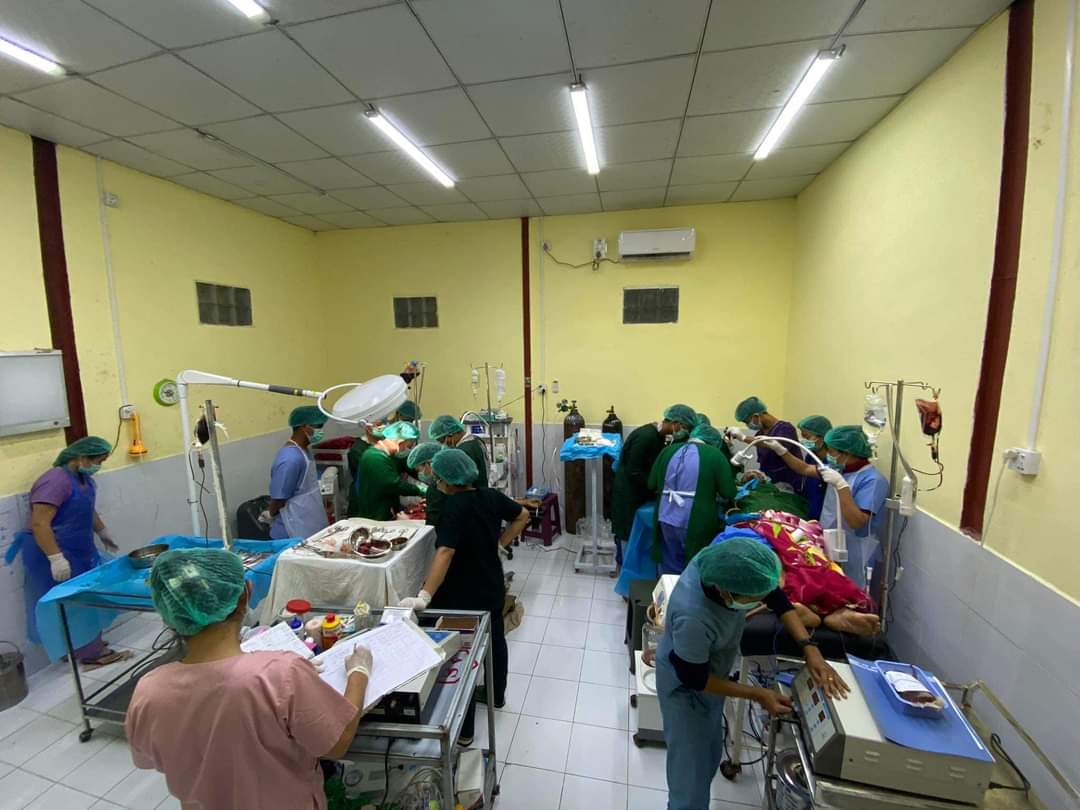 HsanLoatheCoup's tweet photo. Here in Karenni, CDM medical staff have been busy since the start of #1111Operation . Sometimes they have to operate two wounded soldiers in one operation room that is designed to operate on one person at a time. #WhatsHappeningInMyanmar
Source: https://t.co/NSWqDHJhVd https://t.co/fO0iS8ARvA