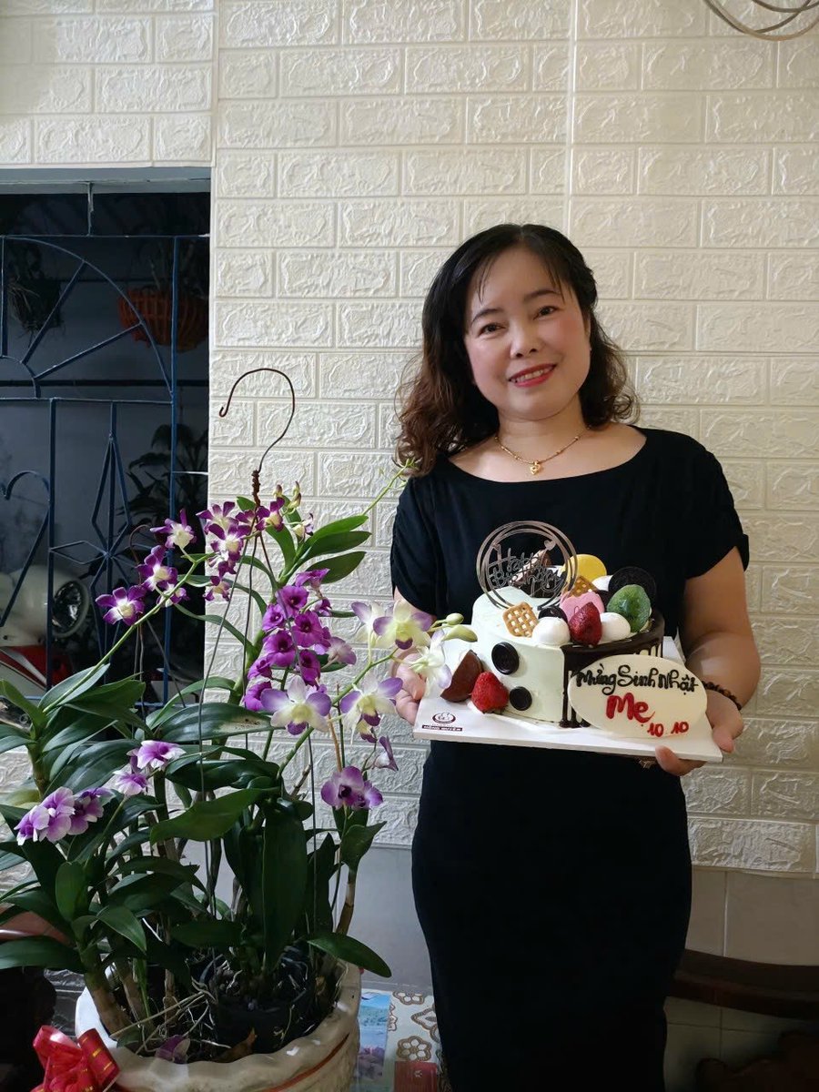 Thaodamdang1's tweet photo. Lại thêm tuổi mới
Có ai muốn ngủ với mẹ 1 đêm không. Càng nhìu người càng tốt https://t.co/0ws5sp2v9y