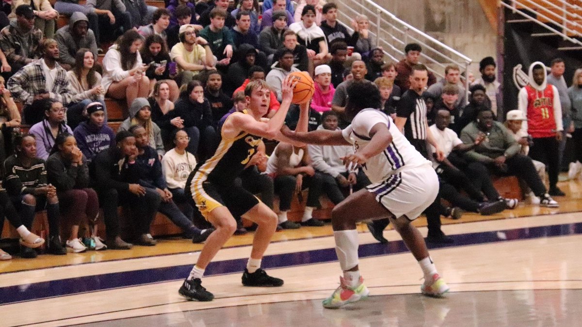 MajorAthletics's tweet photo. RECAP | Blazers Better Men’s Basketball, 93-70 in Home Opener

Freshman Cameron Lumar tallied 23 points in front of raucous crowd on Wednesday.

📰 https://t.co/niu5uL60RI https://t.co/Jodz1ndo8x