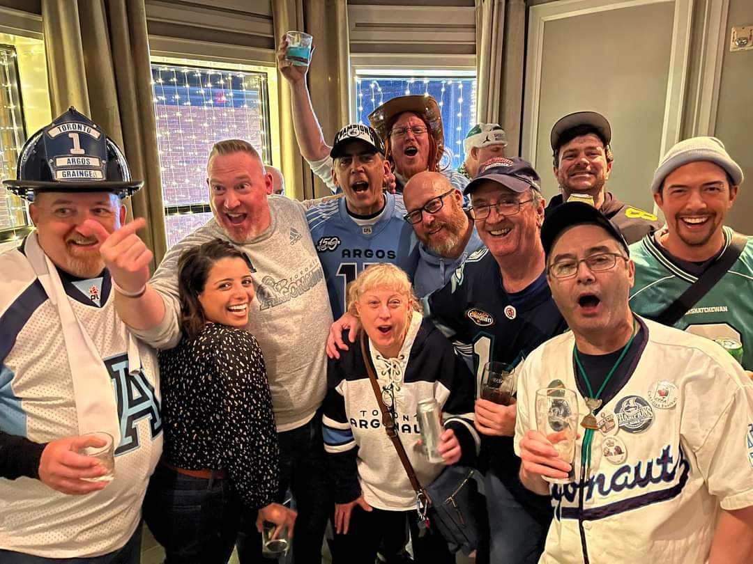 CFLFansToronto's tweet image. Awesome time at the Wednesday meetup with #CFLFamily! @ticatfan @BearPawChris @djslessor11 @GingerArgo17 @RiderCharm @Stevecoady416 @adamgosse @dponticelliTV @DougB519 @JaniceOwen @CliffyD @chayglass @Corey_A_Proctor @wally_walker @lstewy @RealAlexD #GreyCup #PullTogether