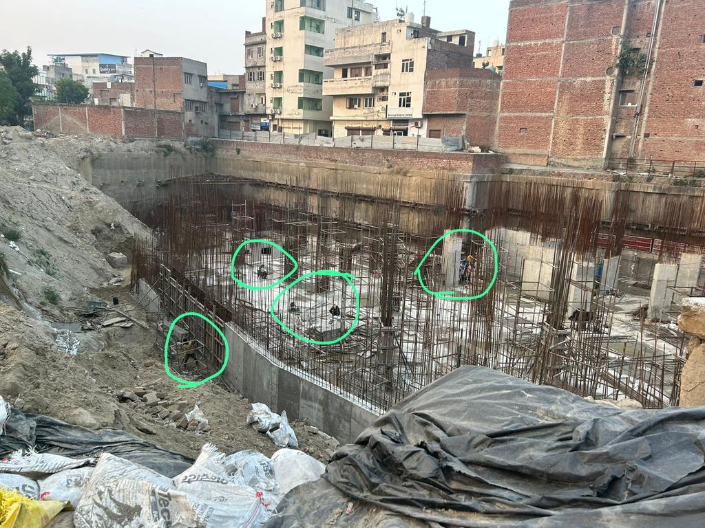Hauteee's tweet image. Photos of illegal construction going on inspite the Hon. Court's order decided on 3rd Nov'23. Grand hotel destroyed, 7 homes destroyed,all fell into the 60ft illegally dug out basement by Vijay Sharma of Richi Hotels. Yet no action against him. Why is he above the law? @CMOPb