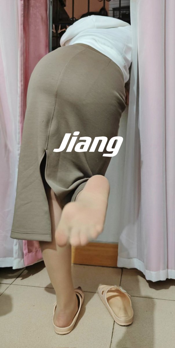 EJiangBaby's tweet photo. 朋友家的窗外比较热闹？ https://t.co/1MiYXpHMgW