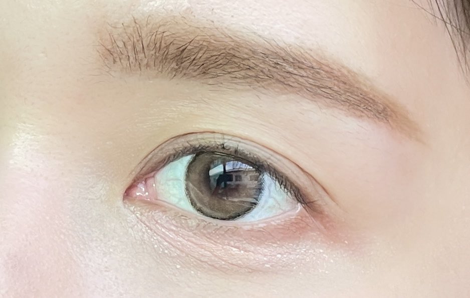 ttarntalzonel's tweet image. #Heavyrotation มาสคาร่าคิ้วคือของในตำนานไปญี่ปุ่นต้องซื้อกลับ ตอนนี้ไทยก็มีขายแล้ว ใครอยากคิ้วอ่อนหน้าดูละมุนขึ้นต้องตัวนี้เลย ไม่ต้องย้อมคิ้วสีกำลังดีปรับให้ขนคิ้วดูสีอ่อนลง แล้วติดทนเกิ๊นนี่ขนาดขนคิ้วไม่ค่อยมียังทนอ่ะ ในเซ็ทมีให้ 2 แท่งเป็นลิมิตเต็ดเซทที่ไทยด้วย #Kissmethailand