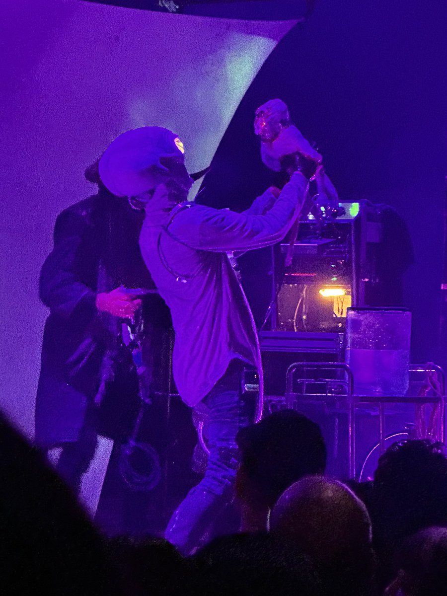 Scream13's tweet image. Weirdest gender reveal ever…

Skinny Puppy Chicago … #skinnypuppy #farewell #chicago