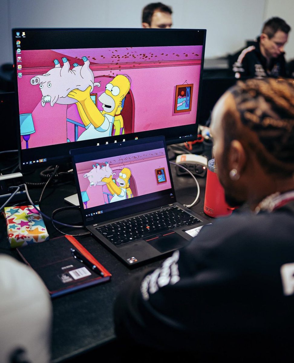 FiftyBucksVT's tweet image. Lewis wondering if he can do that with Roscoe’s.